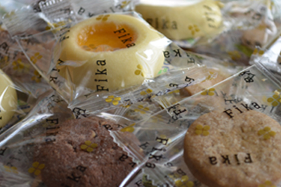J400-266-FIKAお菓子1.jpg